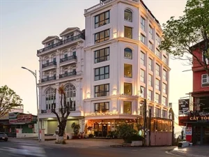 Khách Sạn Brics Boutique Đà Lạt