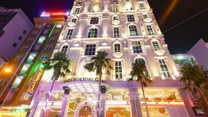 Khách Sạn Holiday One Cần Thơ