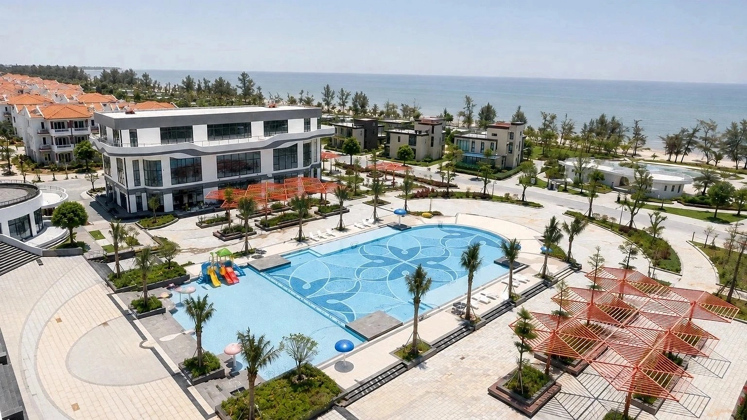 Trà Cổ Long Beach Hotel & Resort Quảng Ninh 5